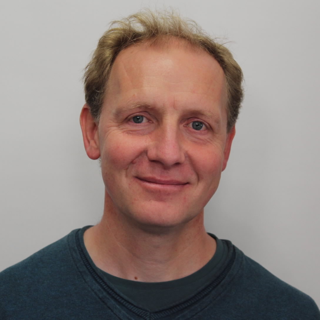 Dr. Nils Engler