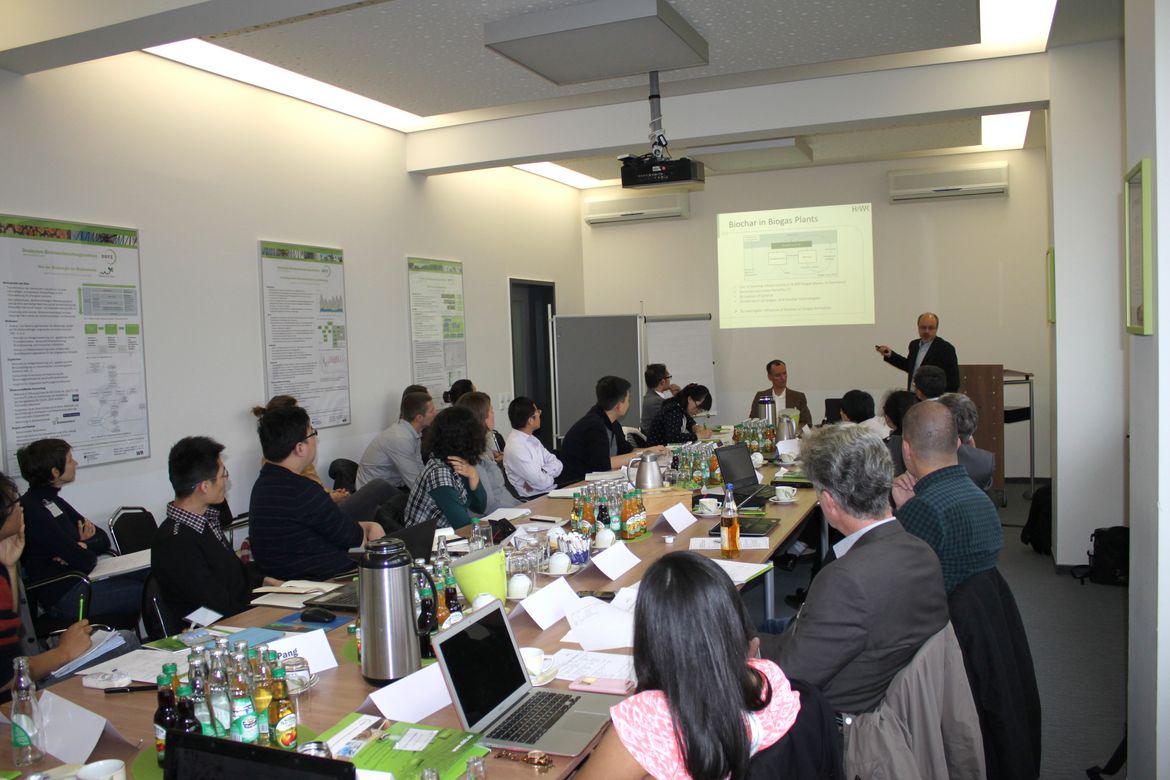 Chinese and German scientists as part of the Summer School at the DBFZ (German Biomass Research Centre) in Leipzig © DBFZ