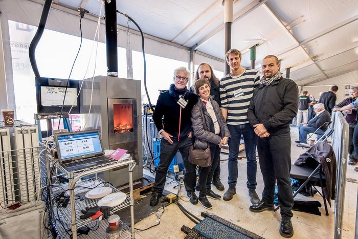 Team Wittus mit dem Ofen „E-Stove“ der Thermoelect GmbH. Foto: Kittner/BNL